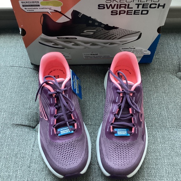 Skechers Women's GO RUN Swirl Tech Speed Running Sneakers, size 9 - Picture 8 of 12
